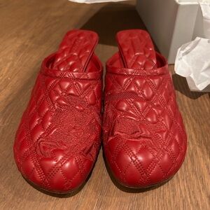Burberry brand new Red Quilted Women's Slippers full inclusion